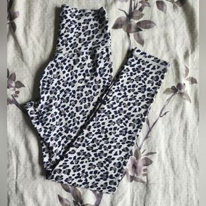 Aerie Offline Crossover leopard print Legging - Medium